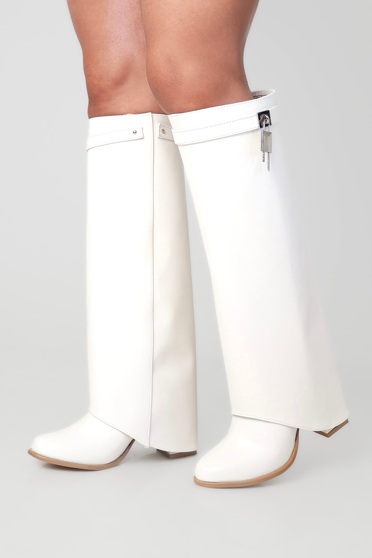 Olivia Boots White